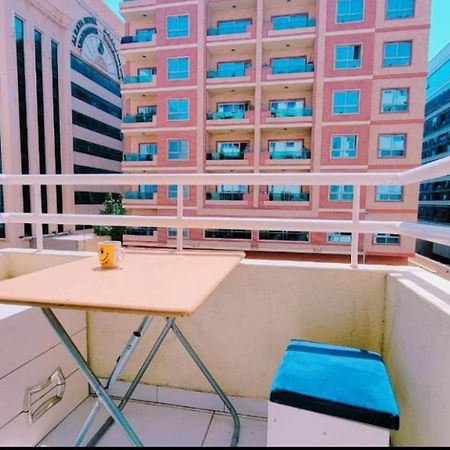Dxb Hostel Near Adcb Metro Station Dubai Ngoại thất bức ảnh